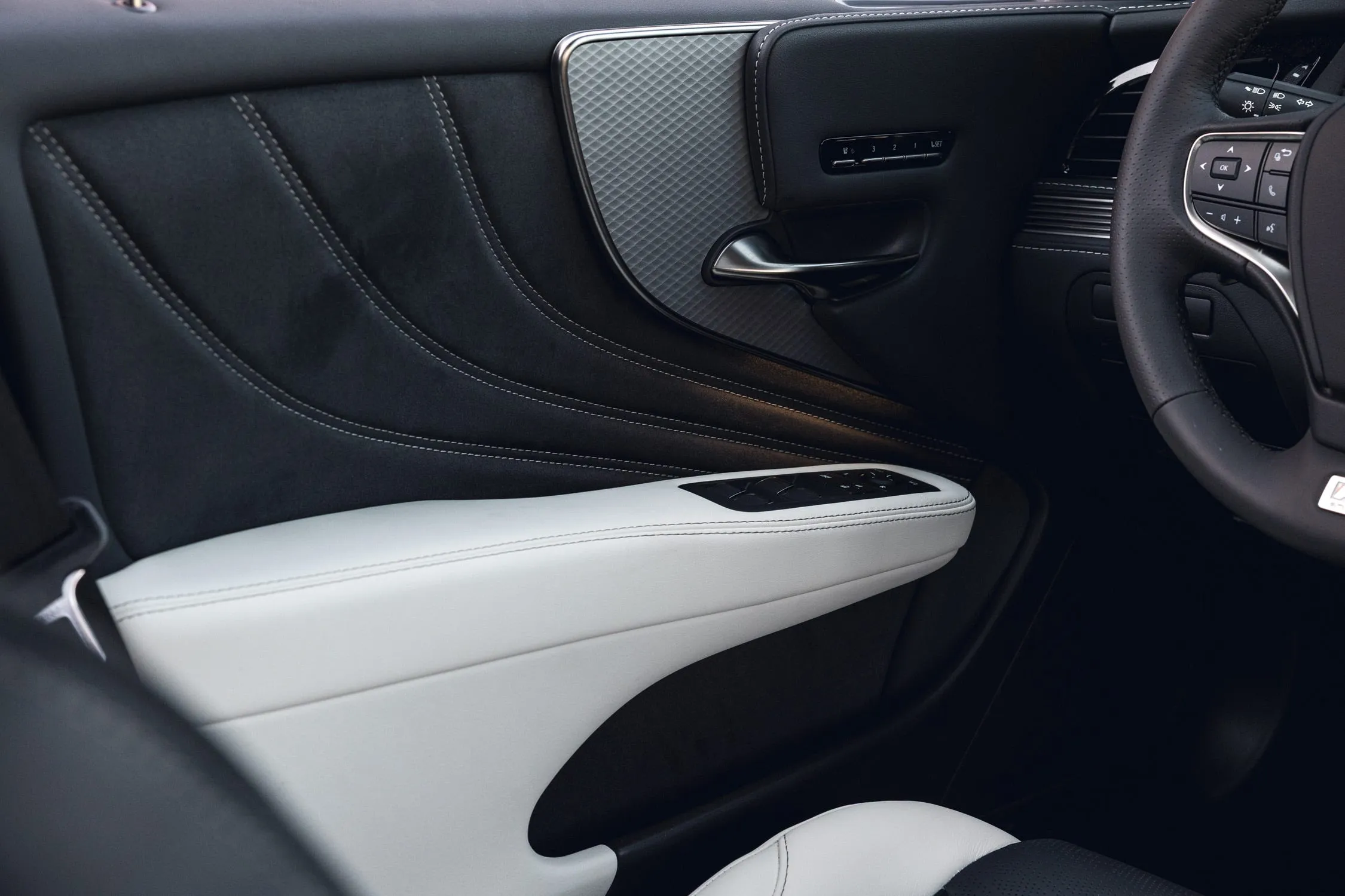 2026 Lexus ES Hybrid